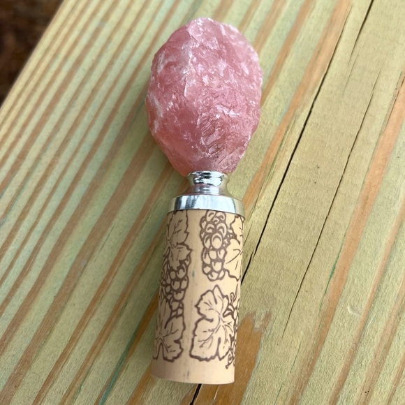 Rose Quartz Wine Bottle Stopper - Elegant Handcrafted Design - Picture 1 of 9